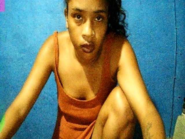 TriciaBella's BongaCams show and profile