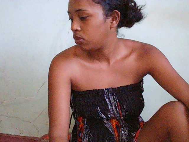 TriciaBella's BongaCams show and profile