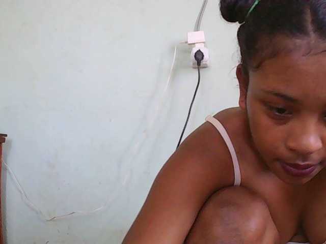 TriciaBella's BongaCams show and profile