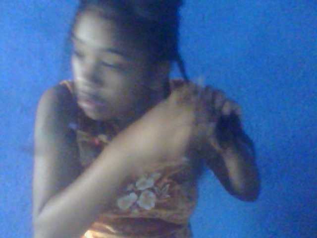 TriciaBella's BongaCams show and profile