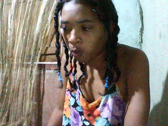 TriciaBella's BongaCams show and profile