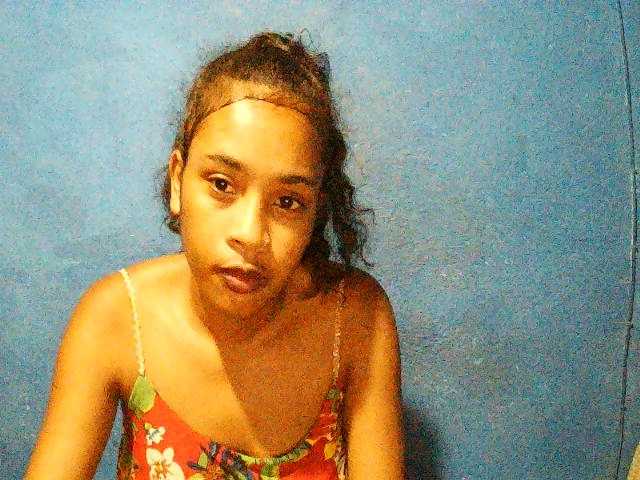 TriciaBella's BongaCams show and profile