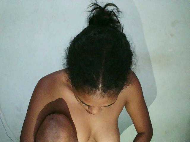 TriciaBella's BongaCams show and profile