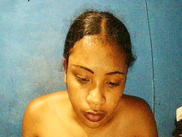 TriciaBella's BongaCams show and profile