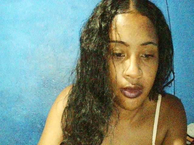 TriciaBella's BongaCams show and profile