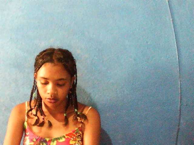 TriciaBella's BongaCams show and profile