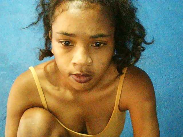 TriciaBella's BongaCams show and profile