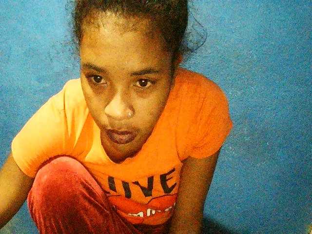 TriciaBella's BongaCams show and profile