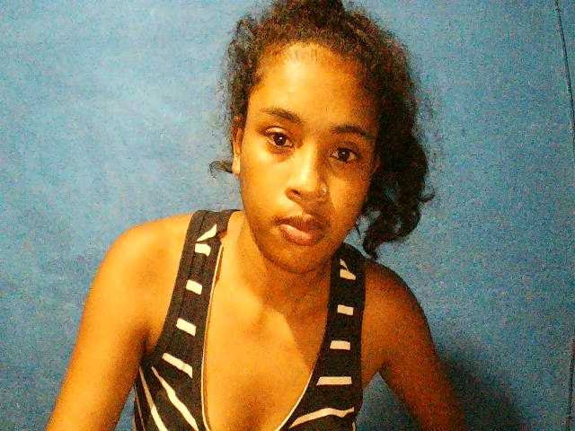 TriciaBella's BongaCams show and profile