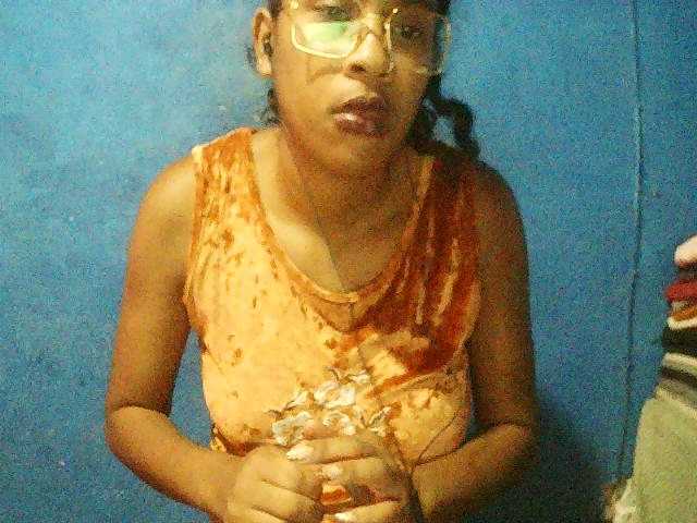 TriciaBella's BongaCams show and profile