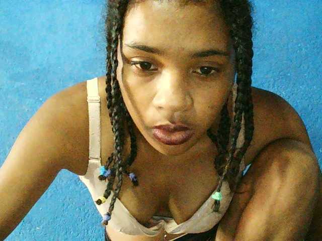 TriciaBella's BongaCams show and profile