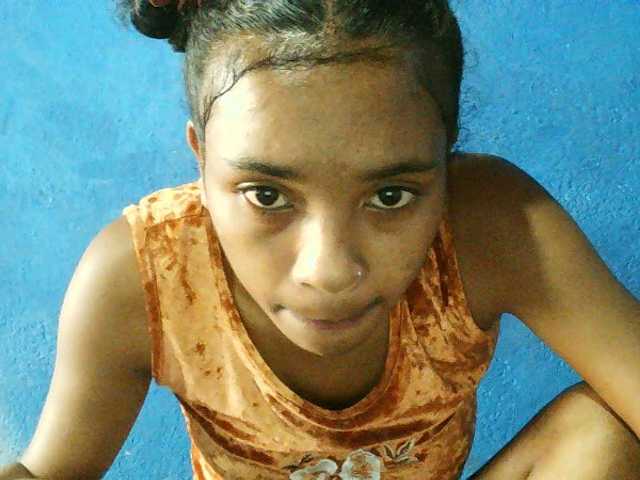 TriciaBella's BongaCams show and profile