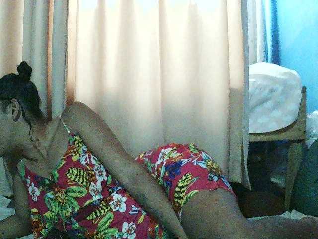 TriciaBella's BongaCams show and profile