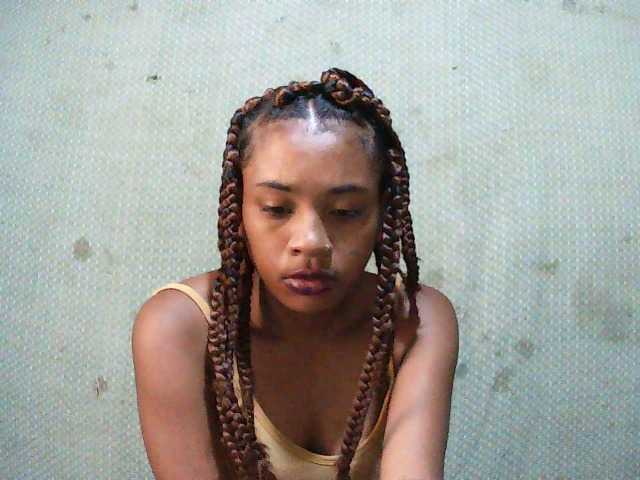 TriciaBella's BongaCams show and profile