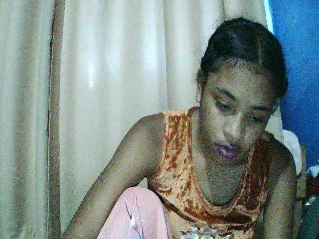 TriciaBella's BongaCams show and profile