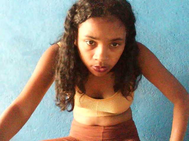 TriciaBella's BongaCams show and profile