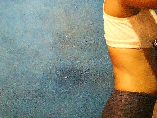 TriciaBella's BongaCams show and profile