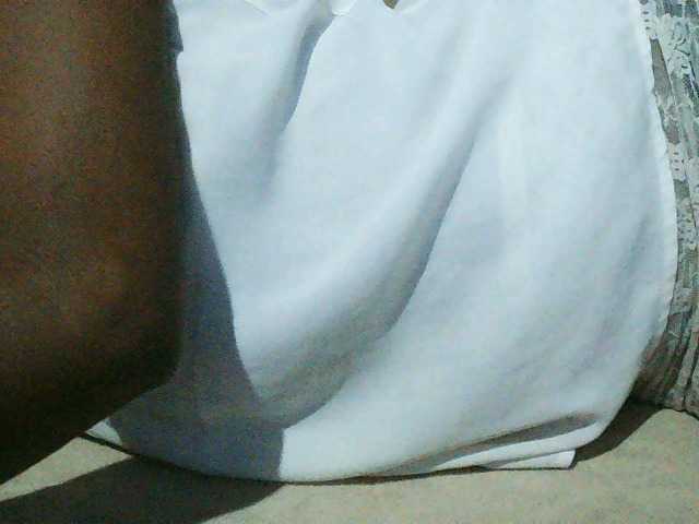 TriciaBella's BongaCams show and profile