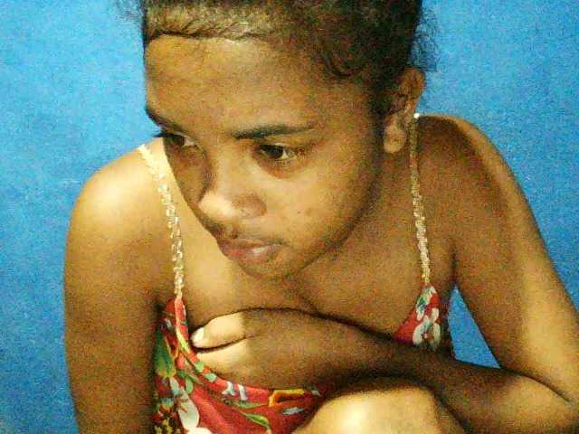 TriciaBella's BongaCams show and profile