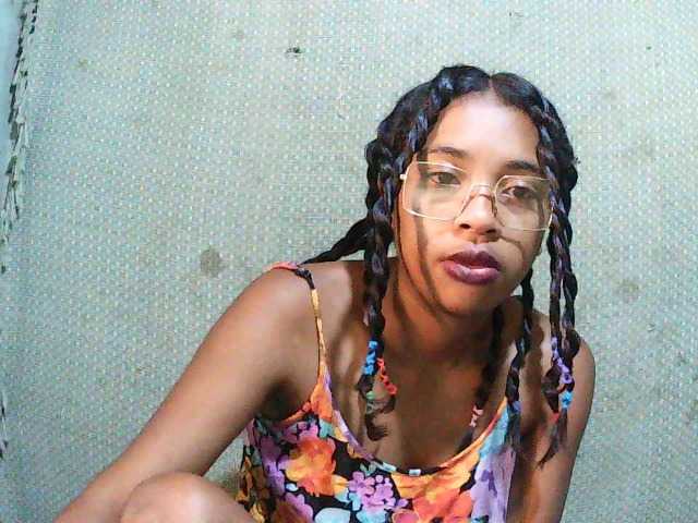 TriciaBella's BongaCams show and profile