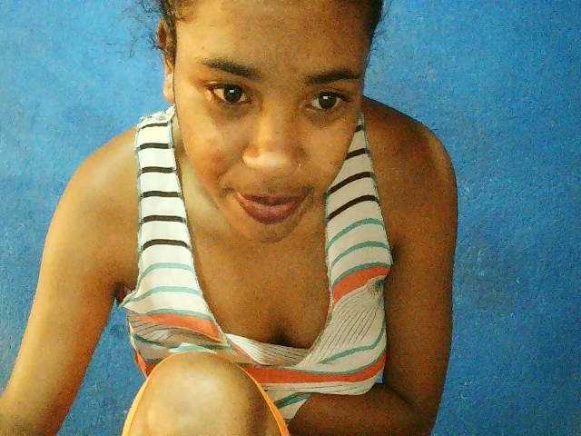 TriciaBella's BongaCams show and profile