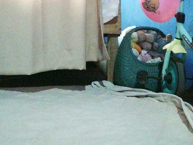 TriciaBella's BongaCams show and profile