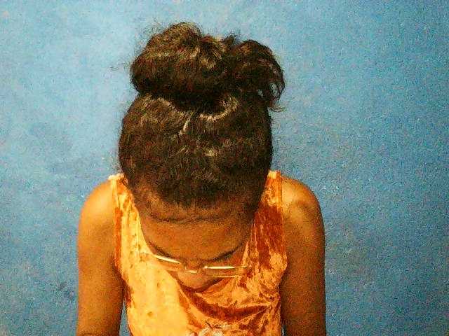 TriciaBella's BongaCams show and profile