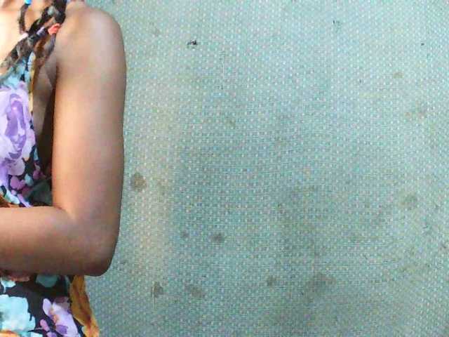 TriciaBella's BongaCams show and profile