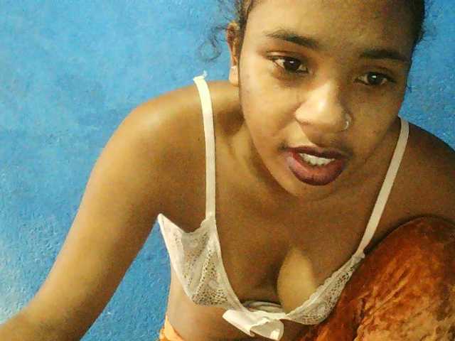 TriciaBella's BongaCams show and profile