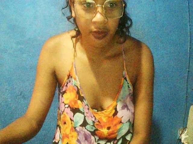 TriciaBella's BongaCams show and profile