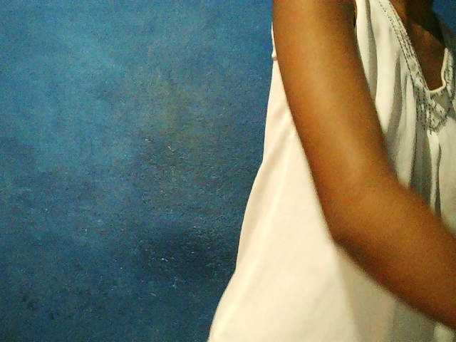 TriciaBella's BongaCams show and profile