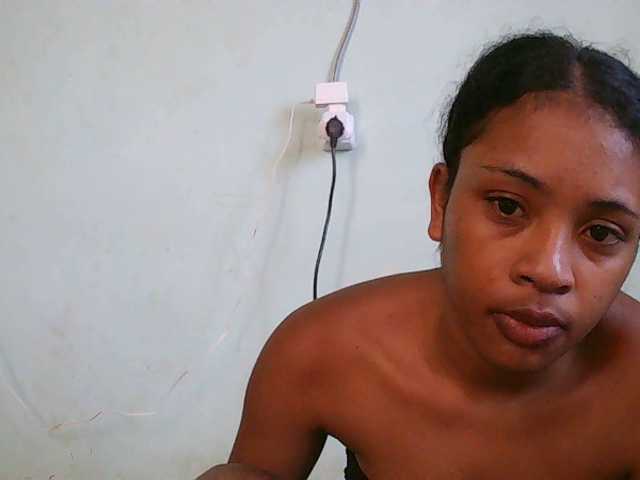 TriciaBella's BongaCams show and profile