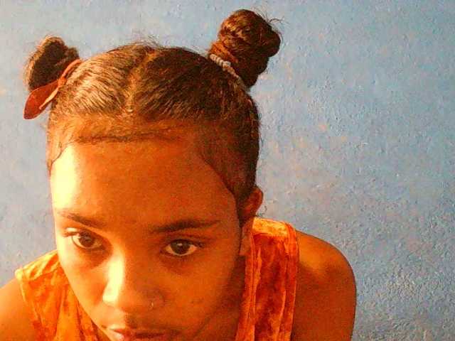 TriciaBella's BongaCams show and profile