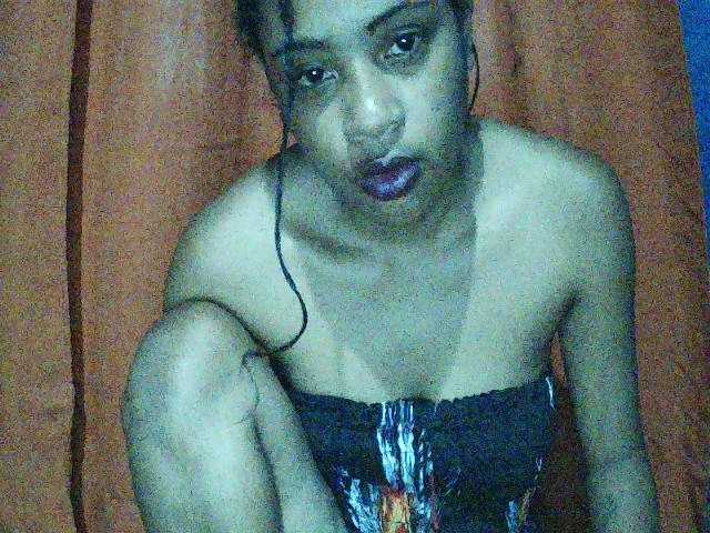 TriciaBella's BongaCams show and profile