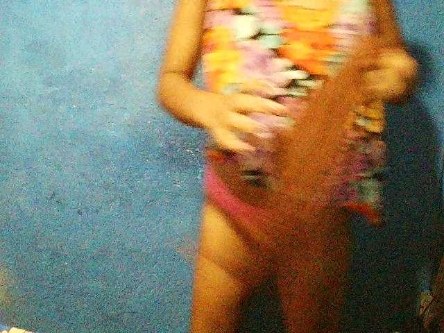 TriciaBella live cam profile