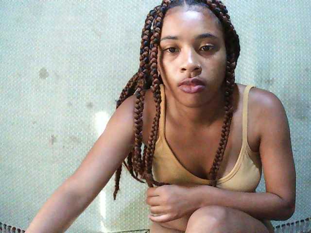 TriciaBella's BongaCams show and profile