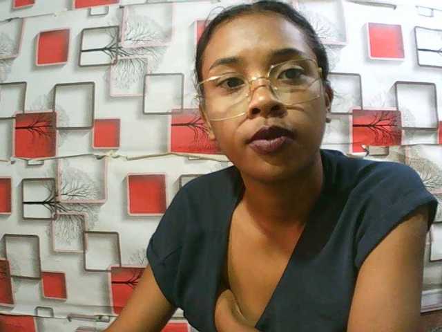 TriciaBella webcam