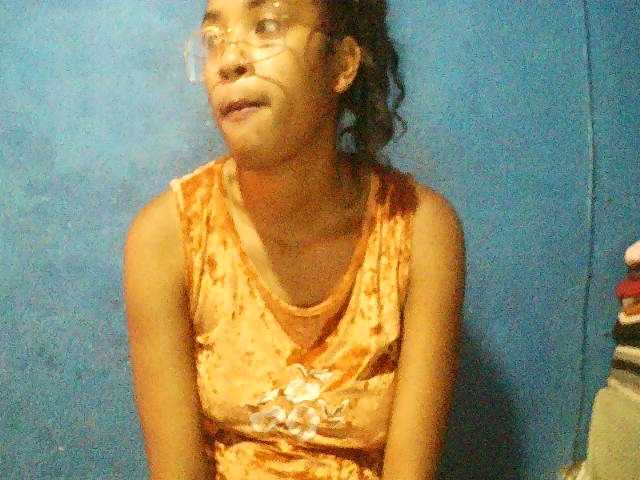 TriciaBella's BongaCams show and profile