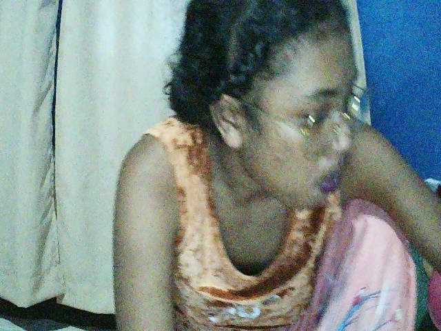 TriciaBella's BongaCams show and profile