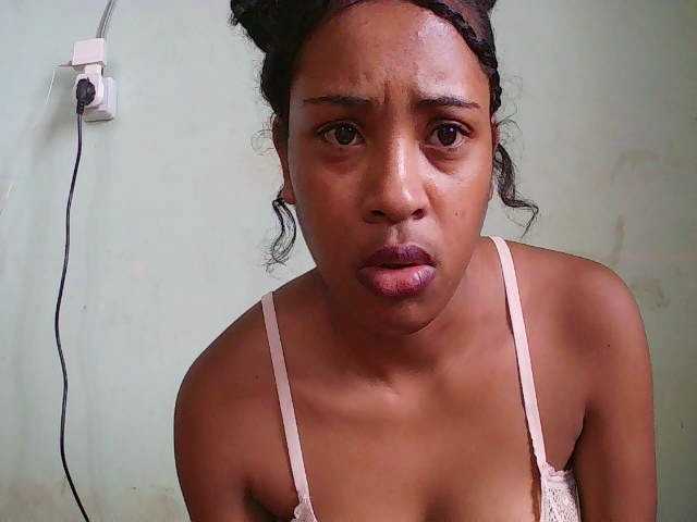 TriciaBella's BongaCams show and profile