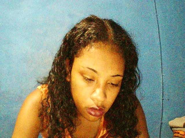 TriciaBella's BongaCams show and profile