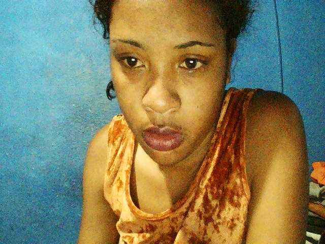 TriciaBella's BongaCams show and profile