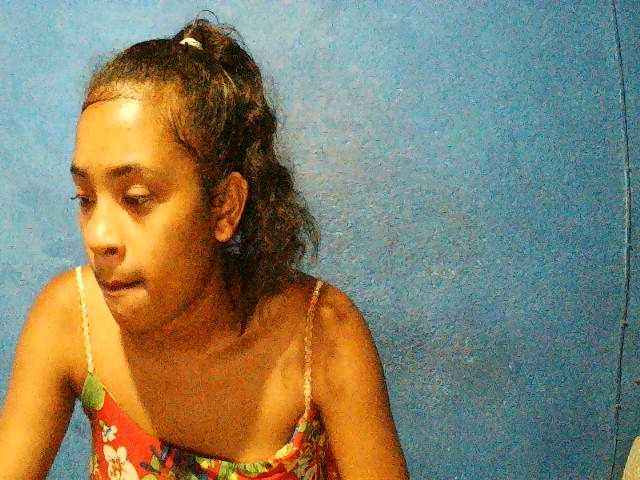 TriciaBella's BongaCams show and profile