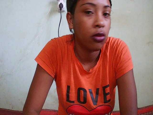 TriciaBella's BongaCams show and profile