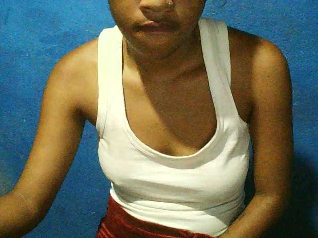 TriciaBella's BongaCams show and profile