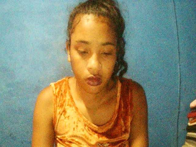 TriciaBella's BongaCams show and profile