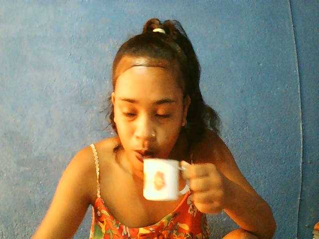 TriciaBella's BongaCams show and profile