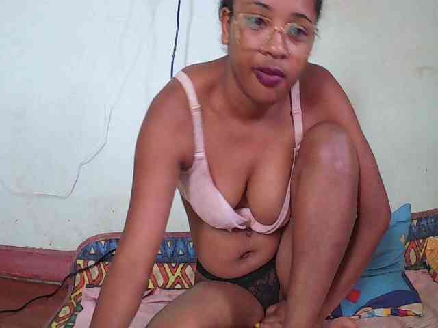 TriciaBella Live Webcam on BongaCams