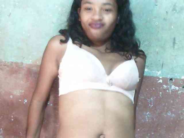 TriciaBella webcam