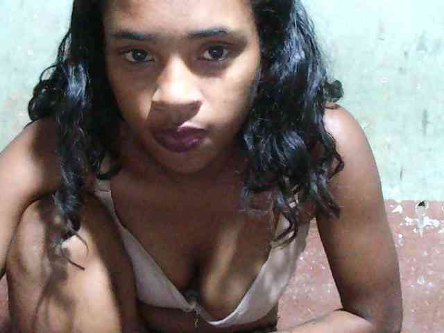 TriciaBella webcam